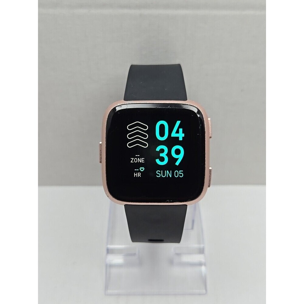 Fitbit Versa FB504 Smartwatch Fitness Heart Rate Bluetooth Activity W/ Charger